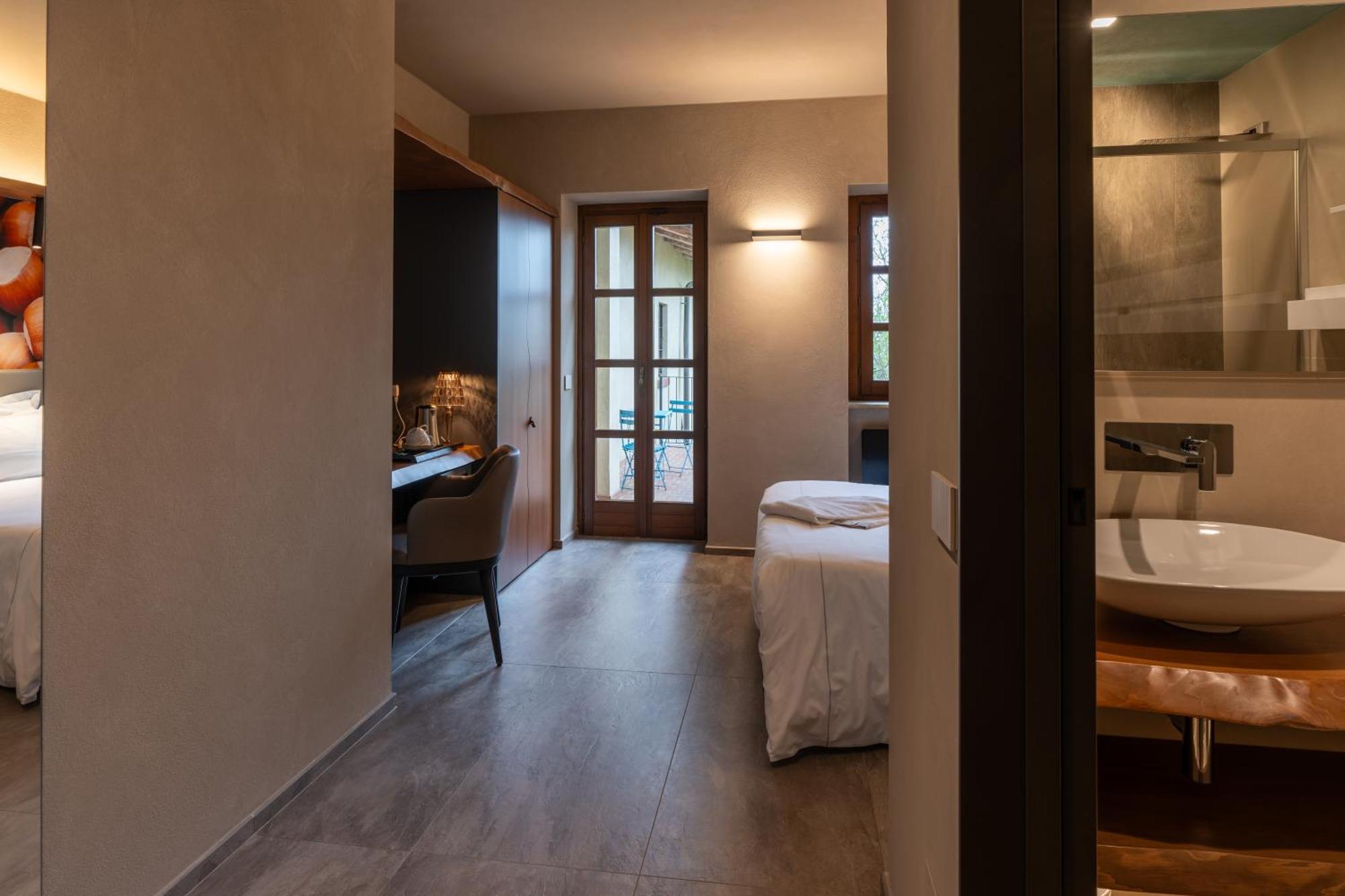 Il Vigneto Guest House Roddi Exterior photo