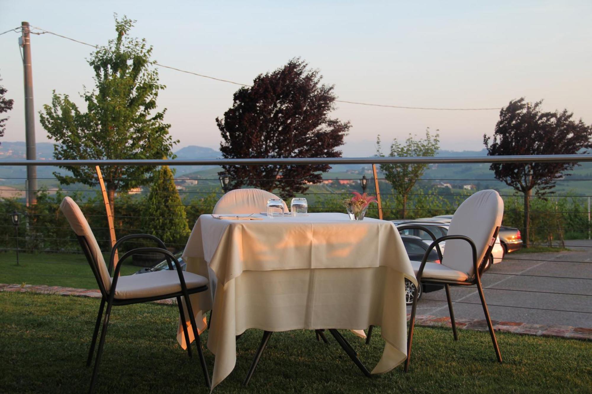 Il Vigneto Guest House Roddi Exterior photo